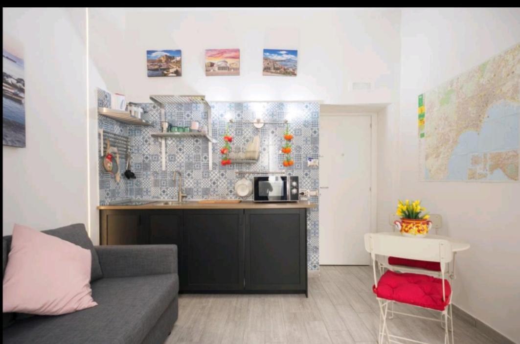 A Casa Di Sergio Apartment Napoli Bagian luar foto